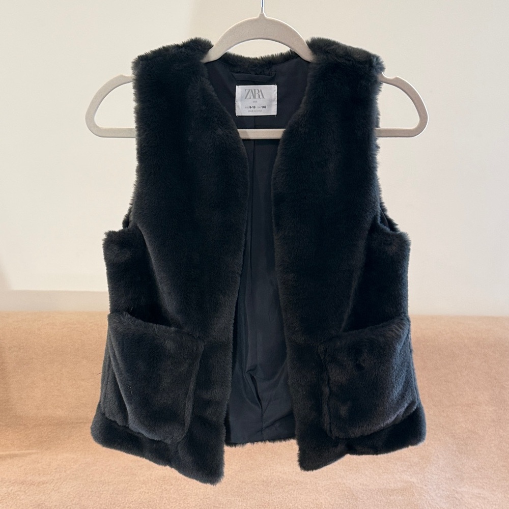 Zara Black Furry Kids Vest